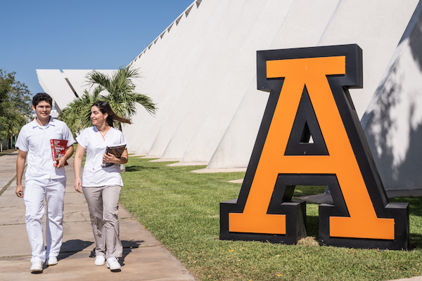 alumnos de medicina de la anahuac