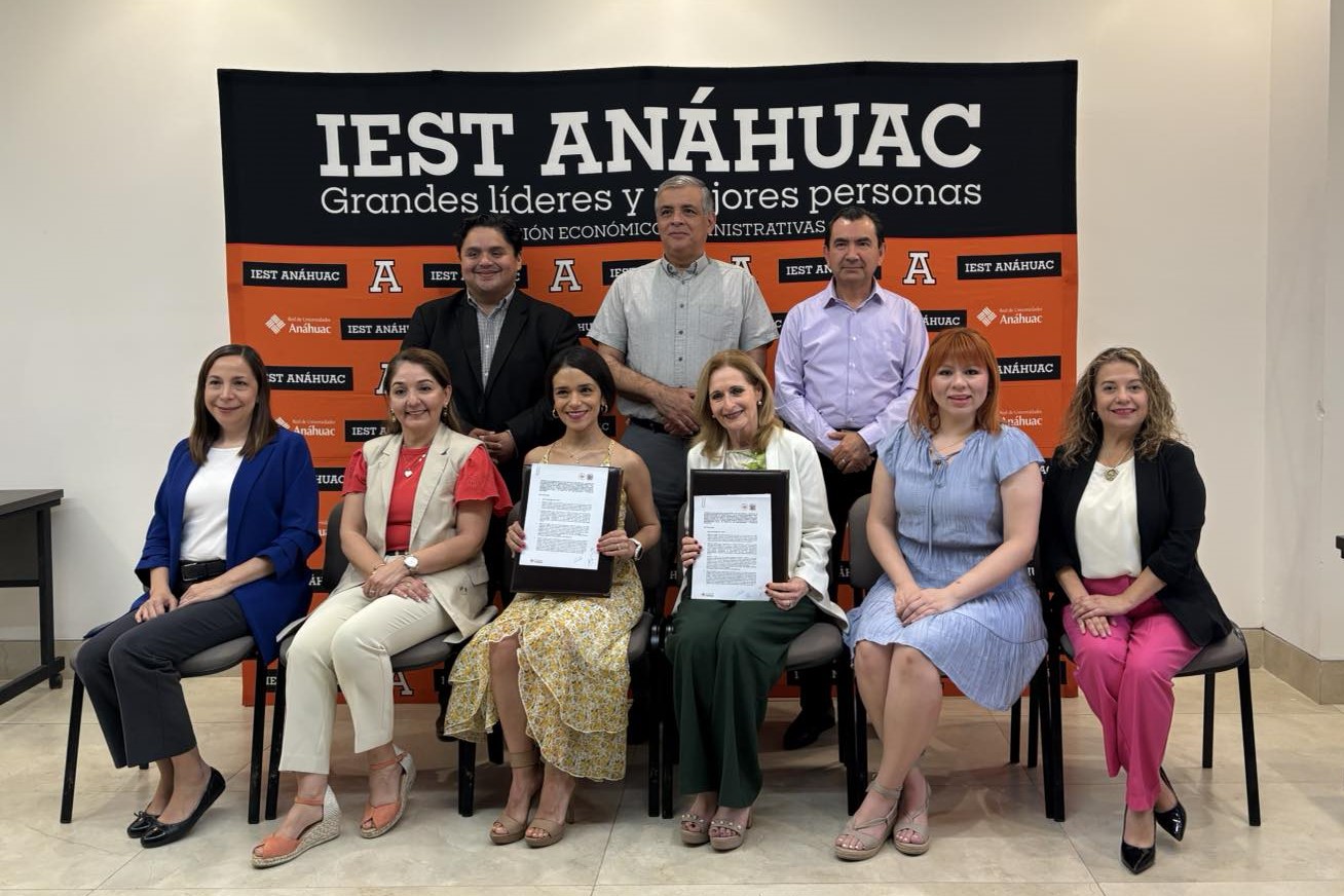 foto de grupo del convenio con la fundación SOMOS EL CAMBIO.