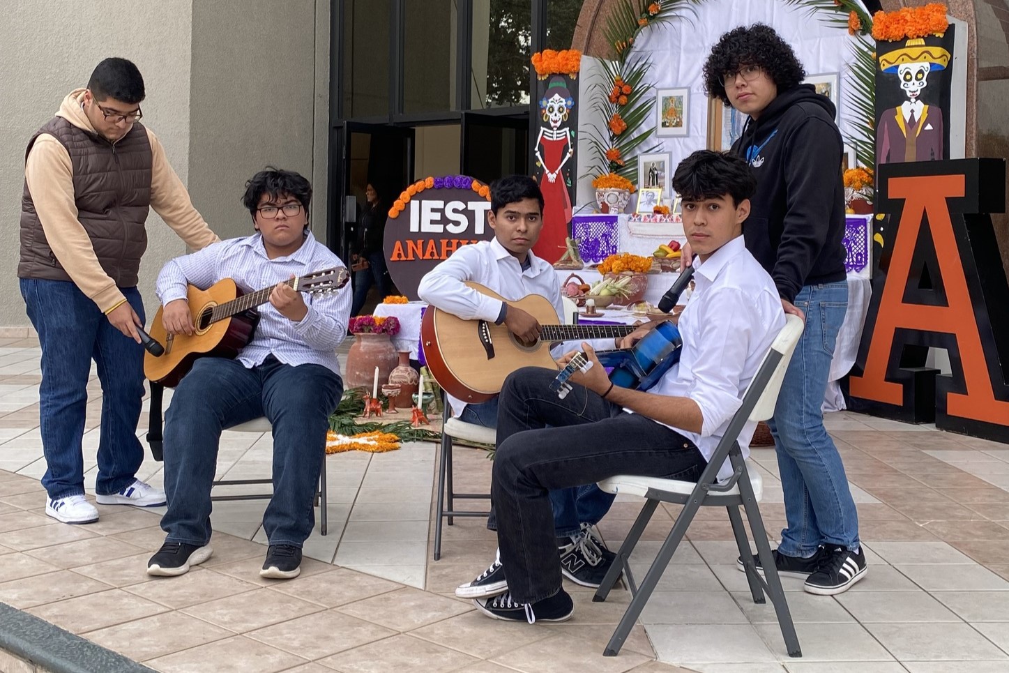 Evento de Día de Muertos en el Centro de Información del IEST Anáhuac