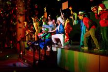 Alumnos disfrazados de videojuegos en la inauguración del Campamento de Verano de 2024.