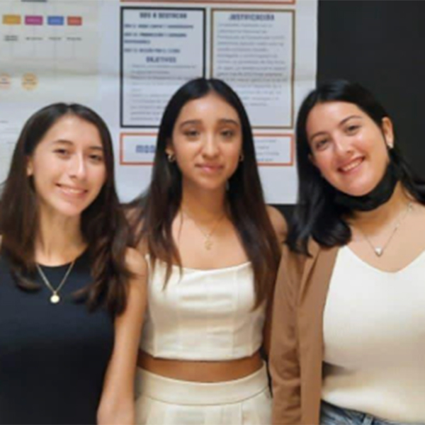 Mónica González, Paulina Sánchez y Andrea Ramírez